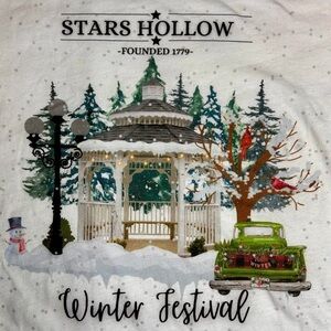NWT Women’s Stars Hollow Gazebo Winter Festival Tee T Shirt S,M,L,XL